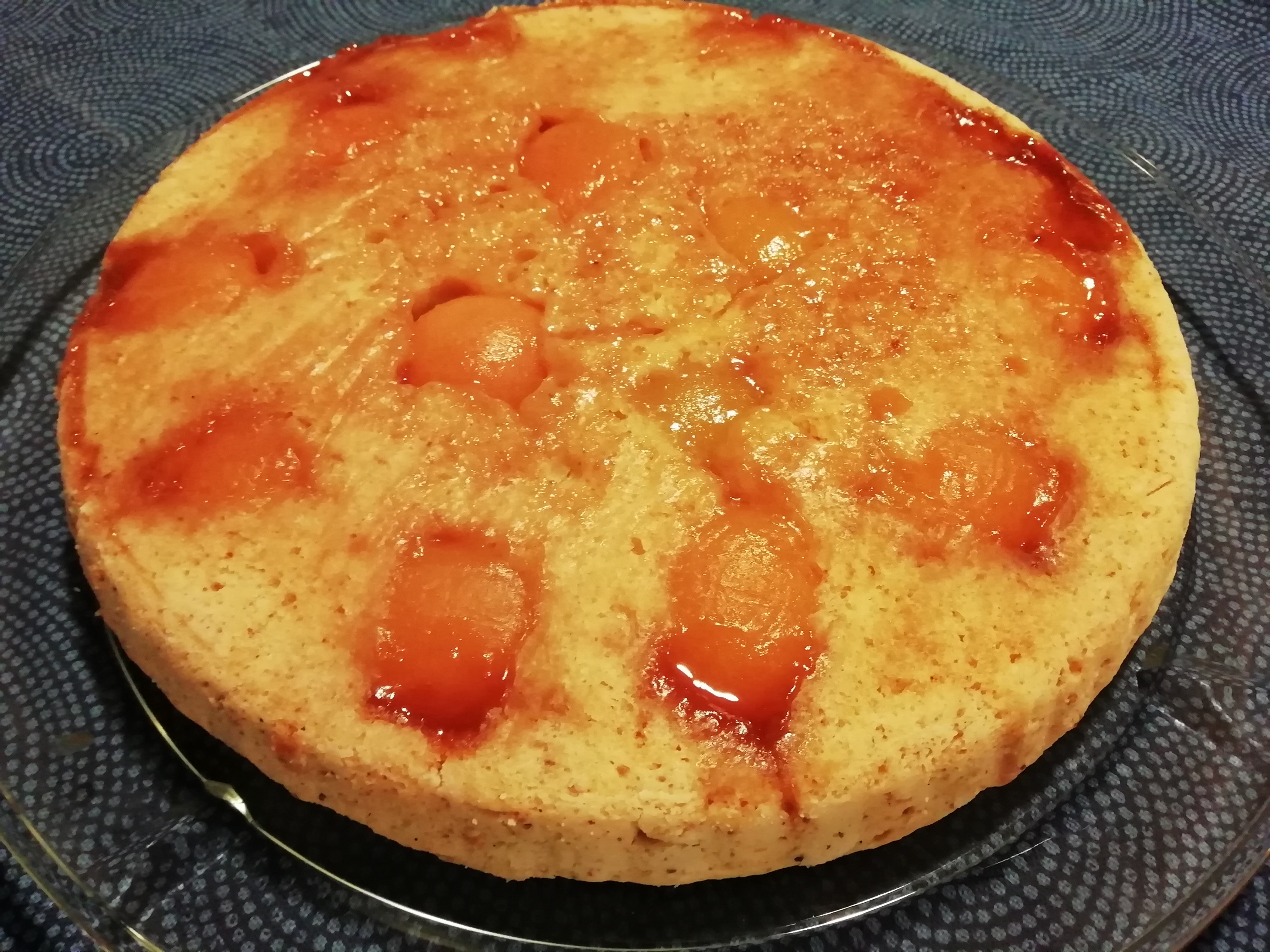 Aprikoosikeikauskakku Aprikoosikeikauskakku