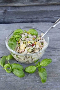 Härkäpapupastasalaatti Härkäpapupastasalaatti