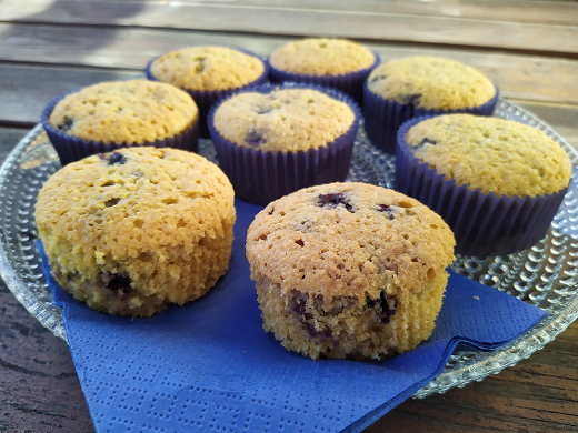 Mustikka-kauratiikerimuffinit Mustikka-kauratiikerimuffinit