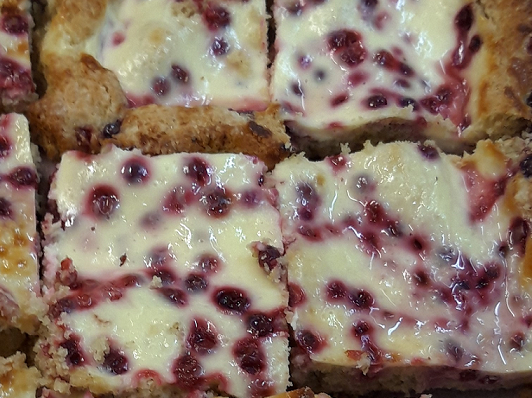 Kaura-puolukkapiirakka Kaura-puolukkapiirakka