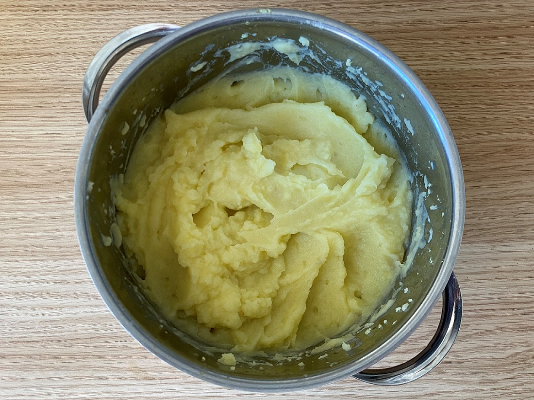 Perunamuusi riisijuomalla Perunamuusi riisijuomalla