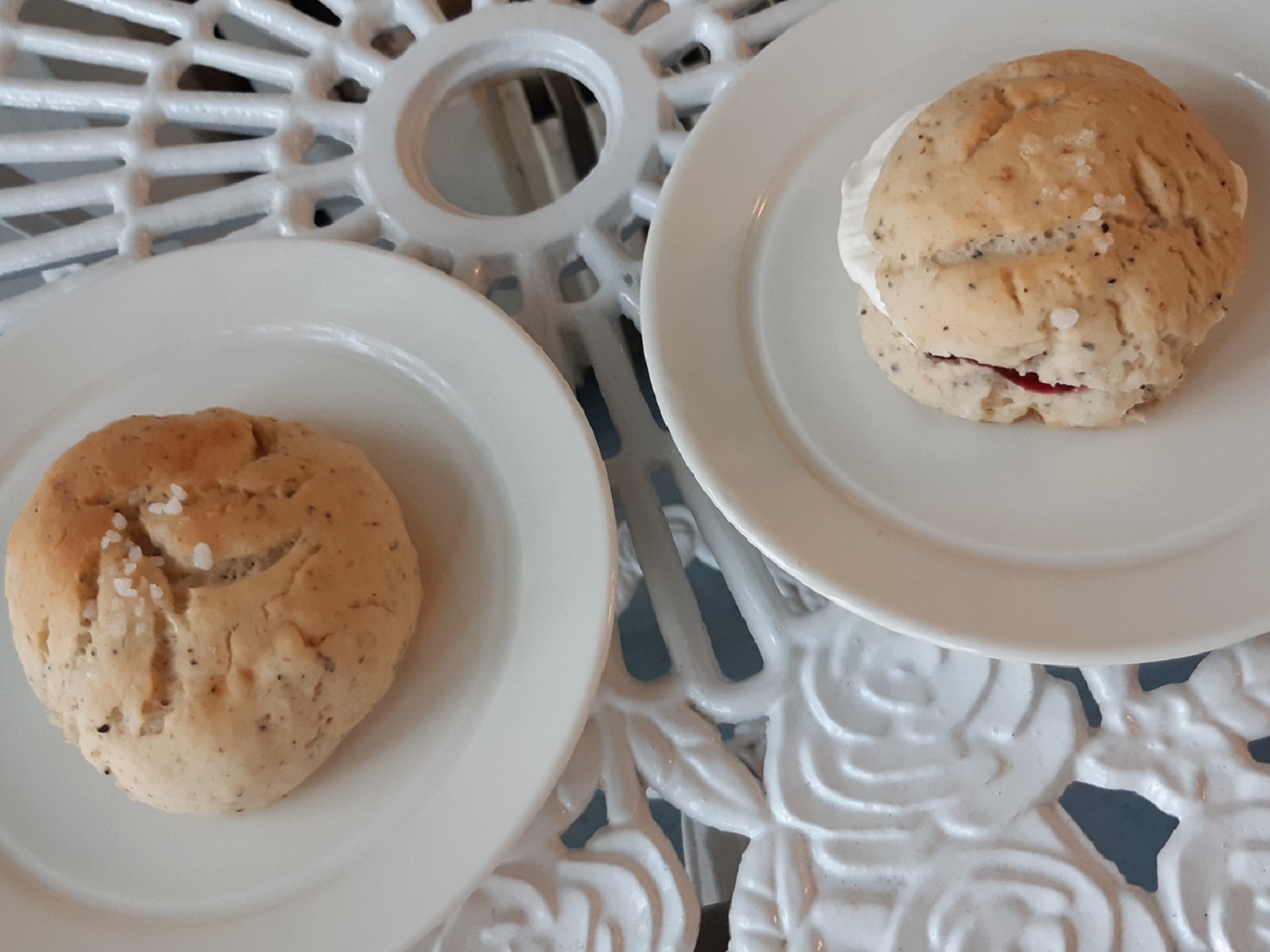Pulla gluteenittomasta jauhoseoksesta Pulla gluteenittomasta jauhoseoksesta