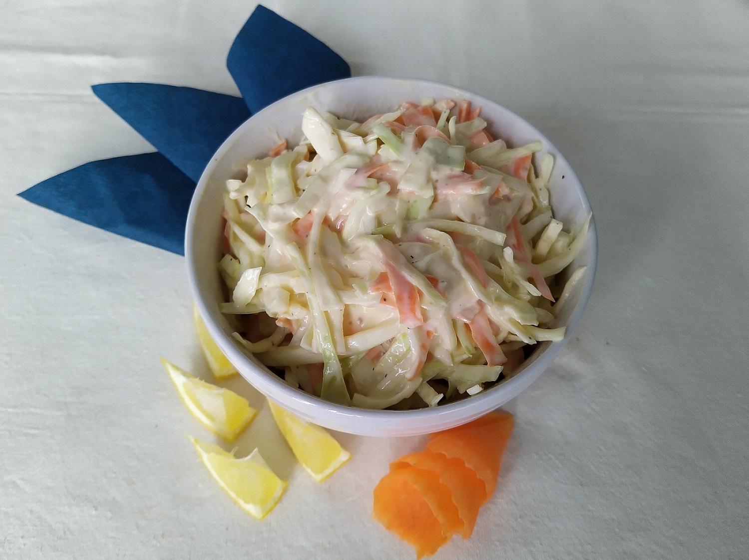 Coleslaw-kaalisalaatti Coleslaw-kaalisalaatti