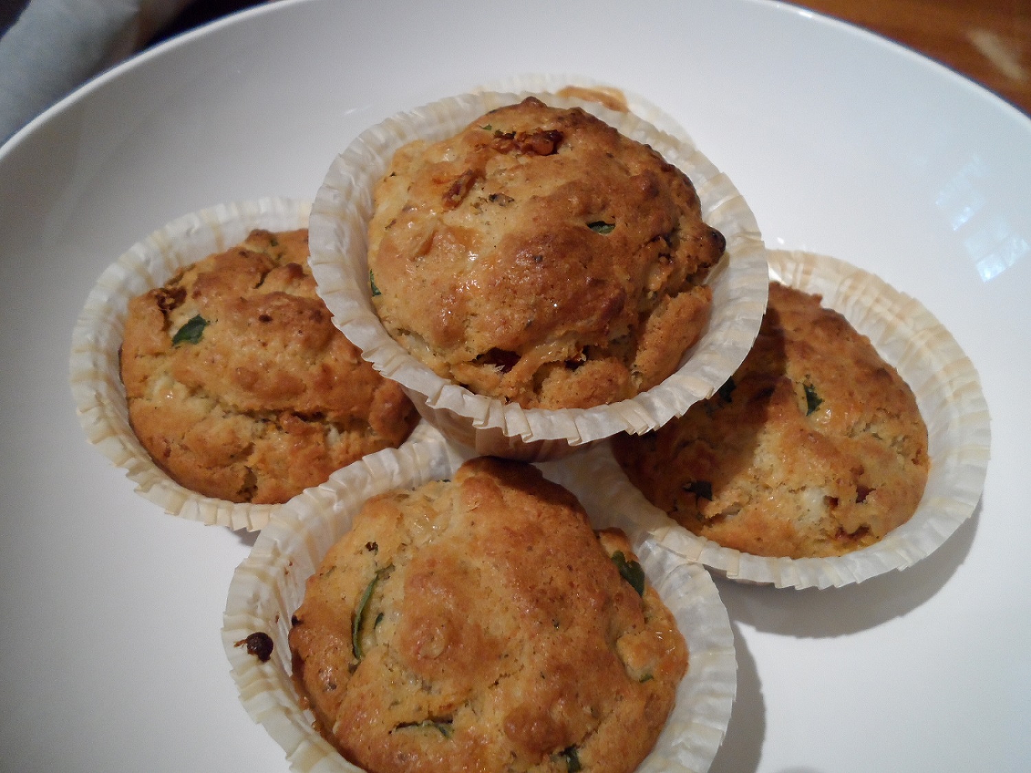 Feta-yrttimuffinit Feta-yrttimuffinit