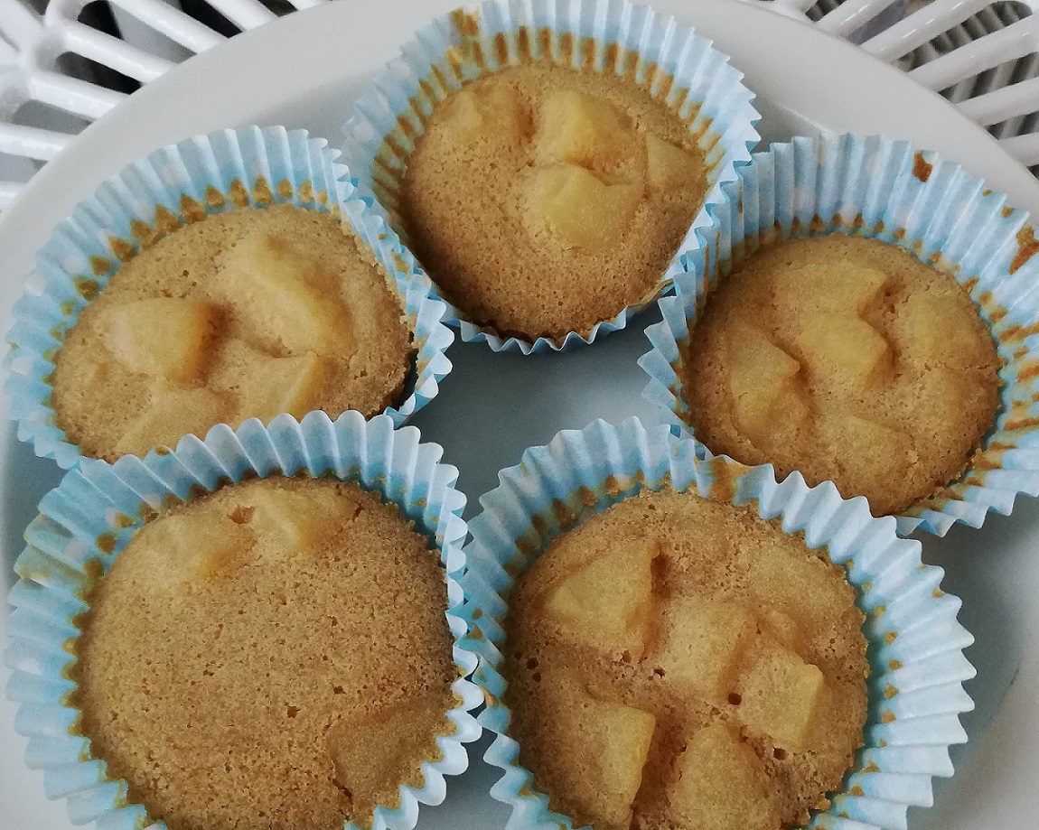 Muffinit päärynäpaloilla Muffinit päärynäpaloilla