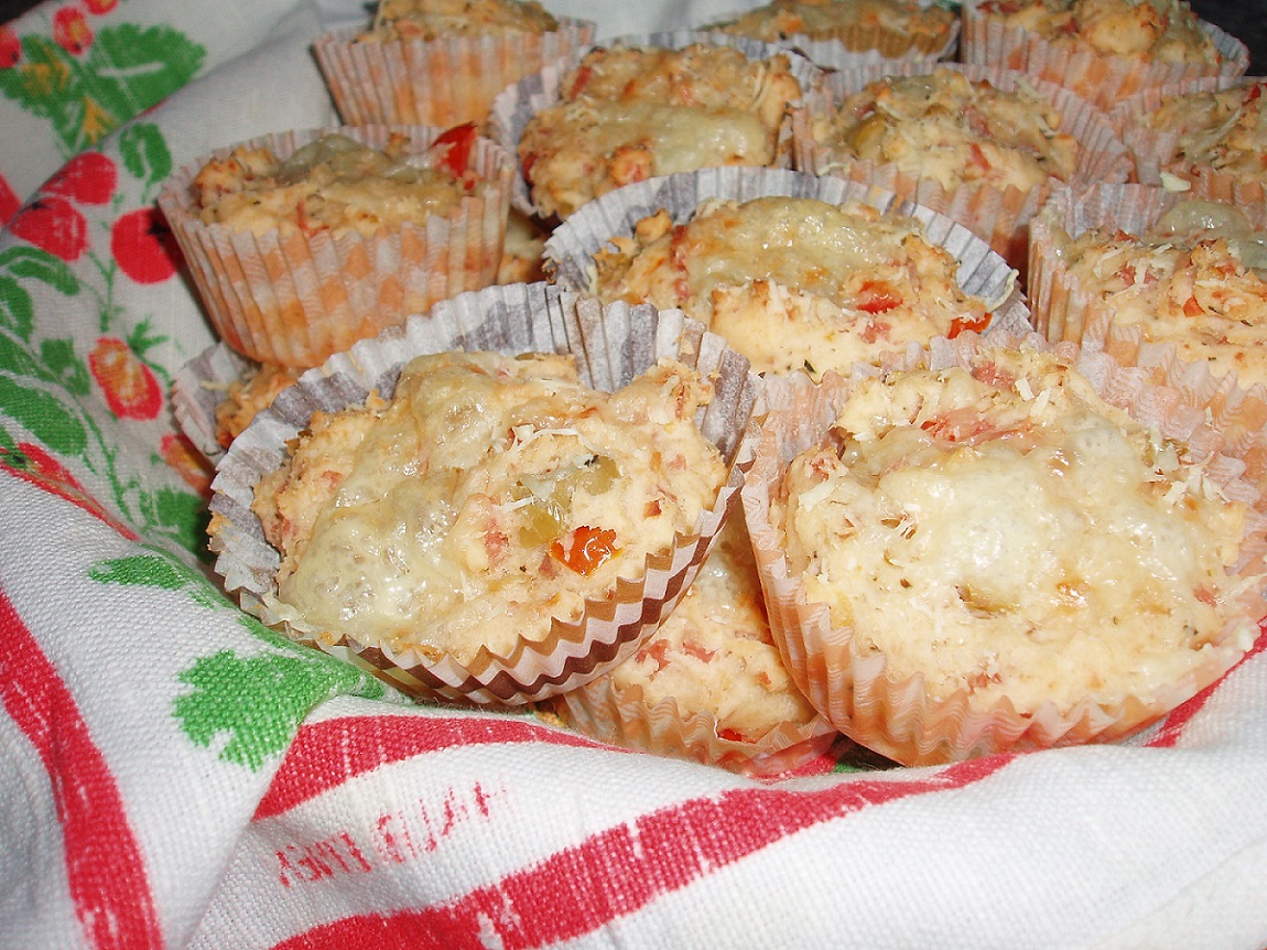 Pizzamuffinit hiivalla Pizzamuffinit hiivalla