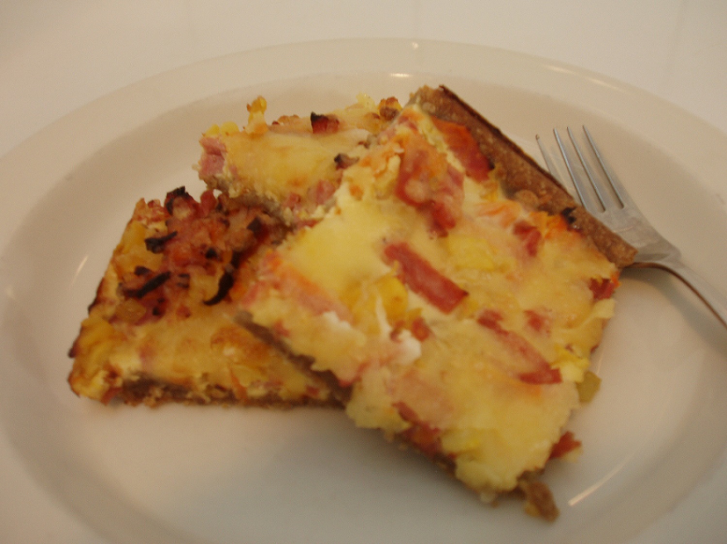 Kinkku-omena-porkkanapiirakka Kinkku-omena-porkkanapiirakka