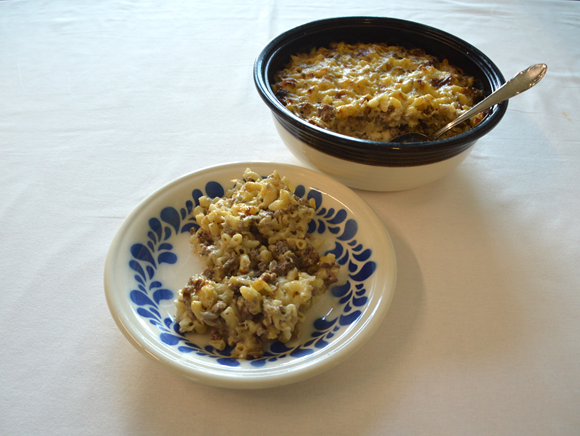 Täyteläinen liha-makaronilaatikko Täyteläinen liha-makaronilaatikko