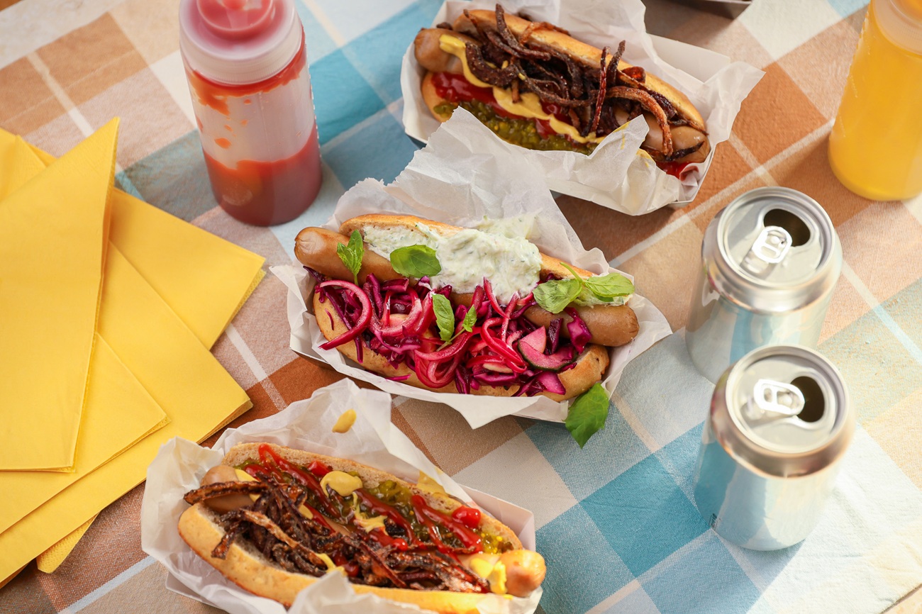 Hot dog -sämpylä jauhoseoksesta Hot dog -sämpylä jauhoseoksesta