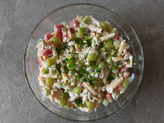 Kana-pastasalaatti Kana-pastasalaatti