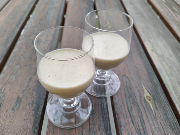 Pannacotta agar-jauheella Pannacotta agar-jauheella