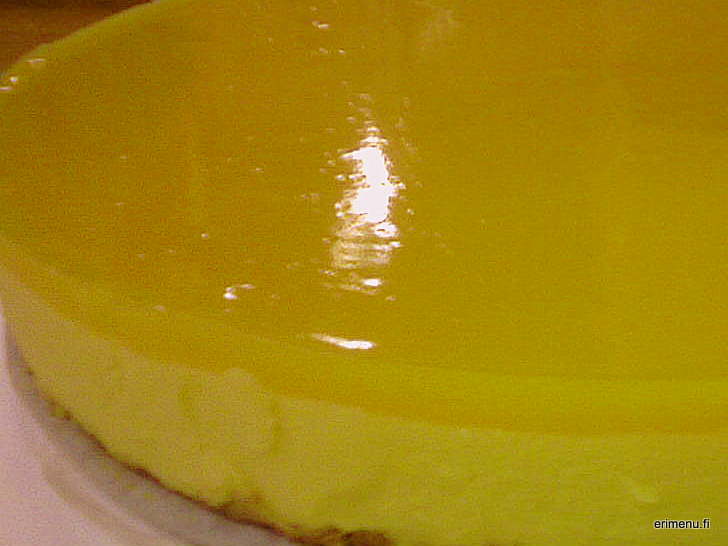 Mangohyytelökakku Mangohyytelökakku