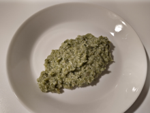 Pesto auringonkukansiemenistä