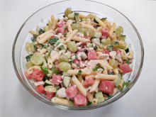 Broileri-pastasalaatti
