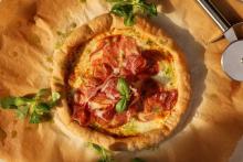 Pizzapohja jauhoseoksesta