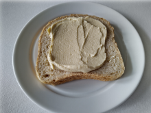 Hummus-välipalaleipä