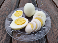 Kovaksi keitetty kananmuna